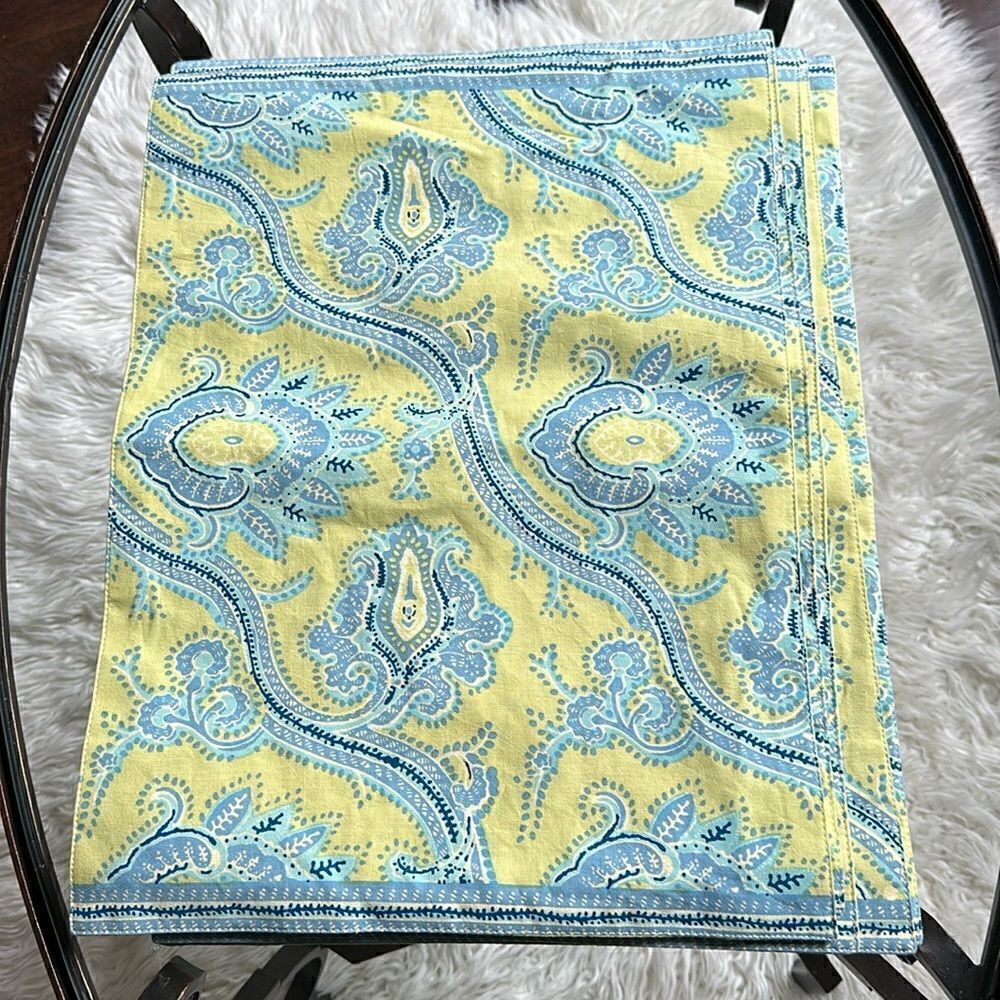 XOCHI (4) Paisley Table Placemats